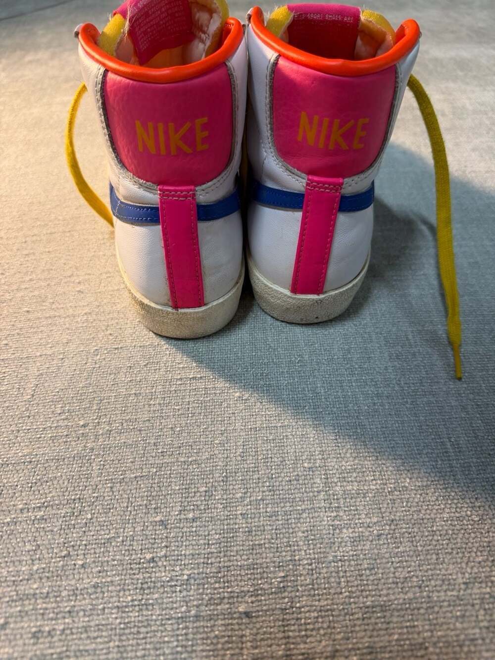 Nike - Picture 4 of 6